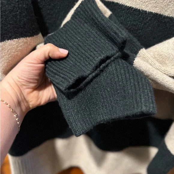 Abercrombie & Fitch Black and Cream Striped Madeline Crewneck Sweater - Picture 7 of 8